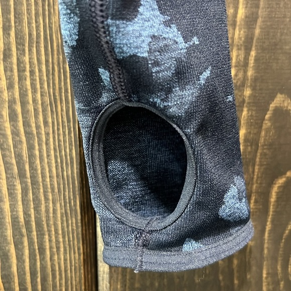 Gymshark Adapt Camo Seamless Crop Top M Blue Long Sleeves Activewear Stretch Gym - Picture 6 of 9